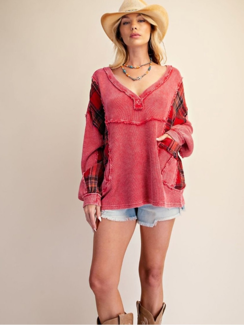 💕Women's Boho Red Plaid Mixed-Knit V-Neck Top - Picture 4 of 8
